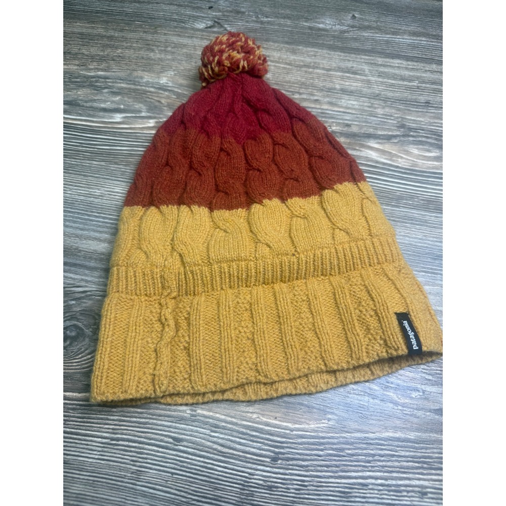 Patagonia Cable Knit Fleece Lined Pom Beanie Mustard Orange‎ Red Colorblock Hat
